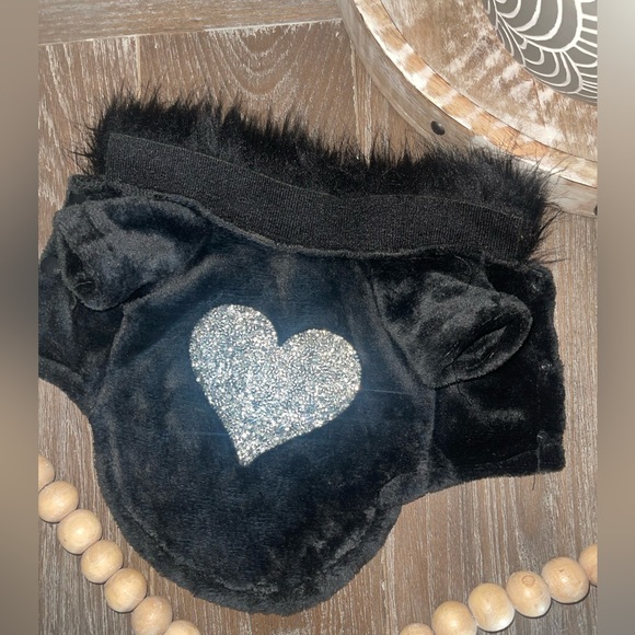 Furry and precious black Valentines pet sweater, sparkles home brand in S - Picture 1 of 2